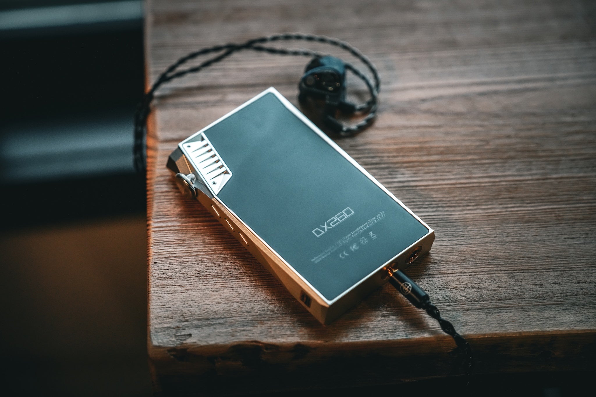 iBasso Audio DX260 レザーケース付 iBasso Audio 【3月8日発売】iBasso DX260専用レザーケース 傷