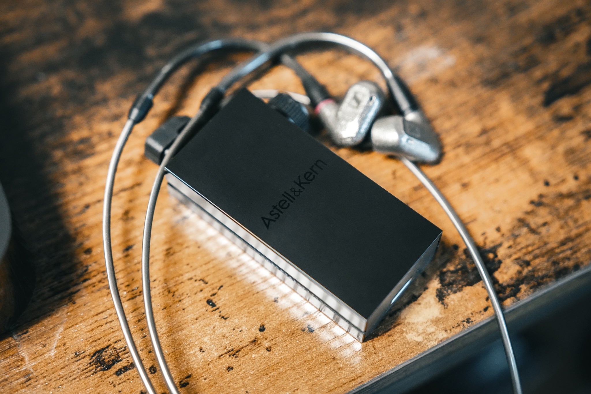 Ultra-Portable Elegance Astell&Kern HB1 Review | Bloom Audio