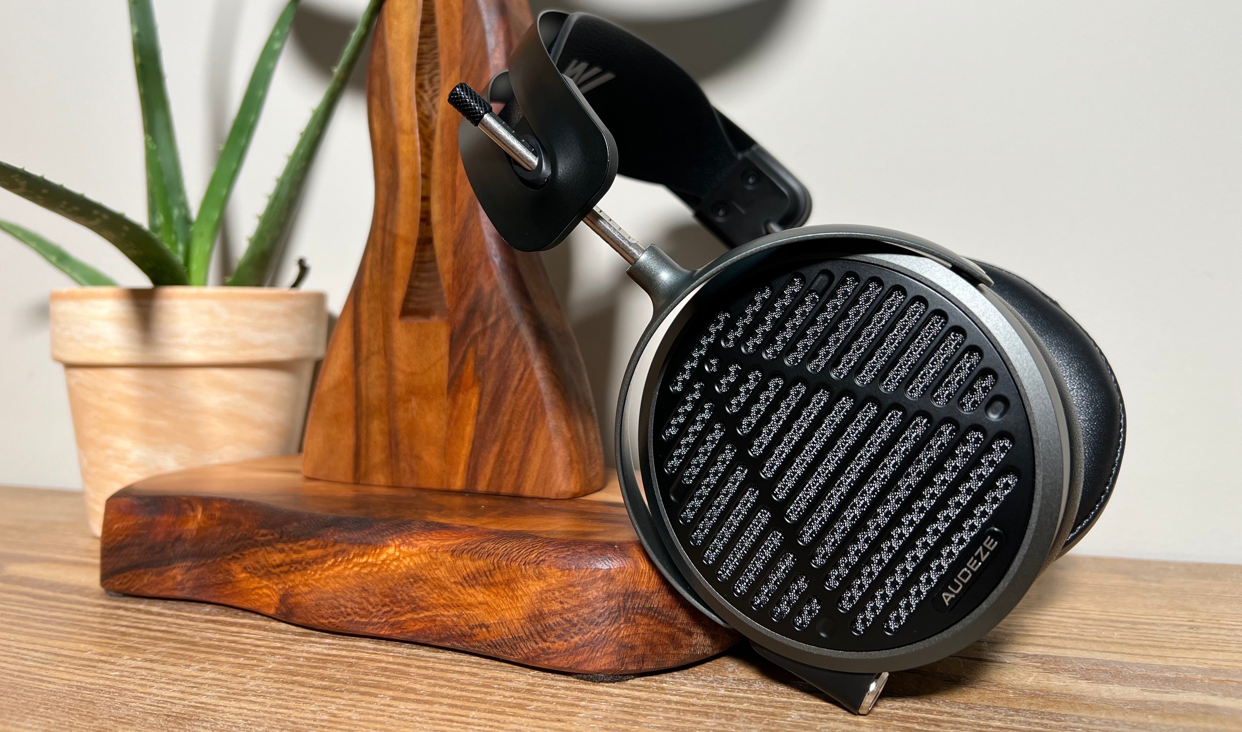 Reference Sound with Versatility | Audeze MM-500 Review