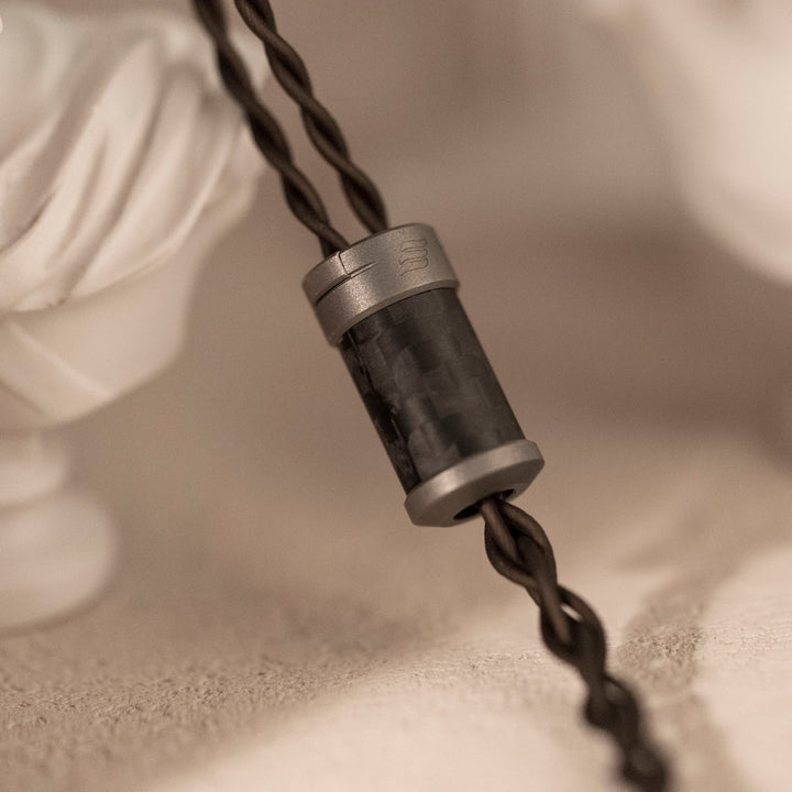 Effect Audio Chiron 4W cable highlighting y-split