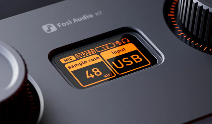 Fosi Audio K7 desktop dac/amp closeup of 1.5" LCD screen