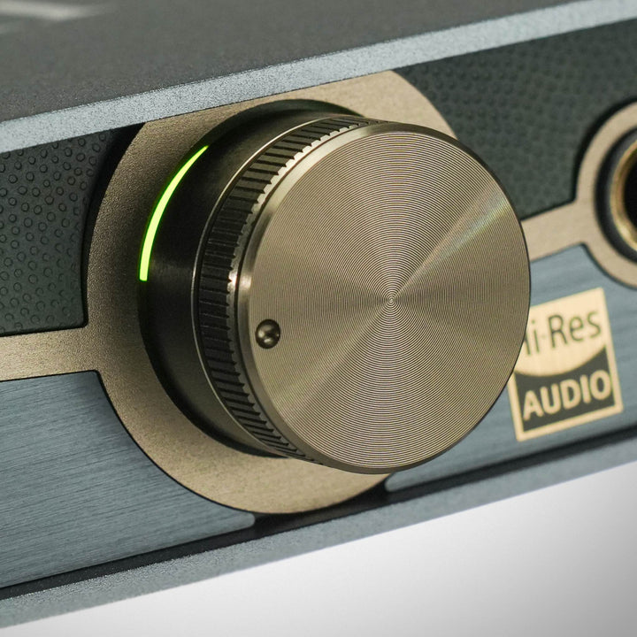 iFi ZEN DAC v3 extreme closeup volume knob