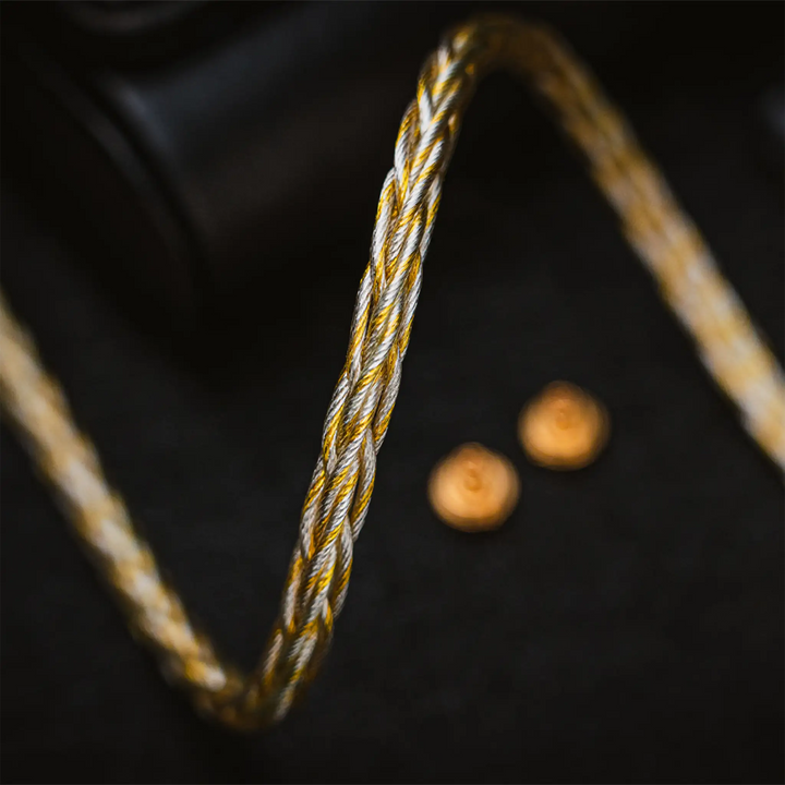 Kinera MIA cable strand extreme closeup