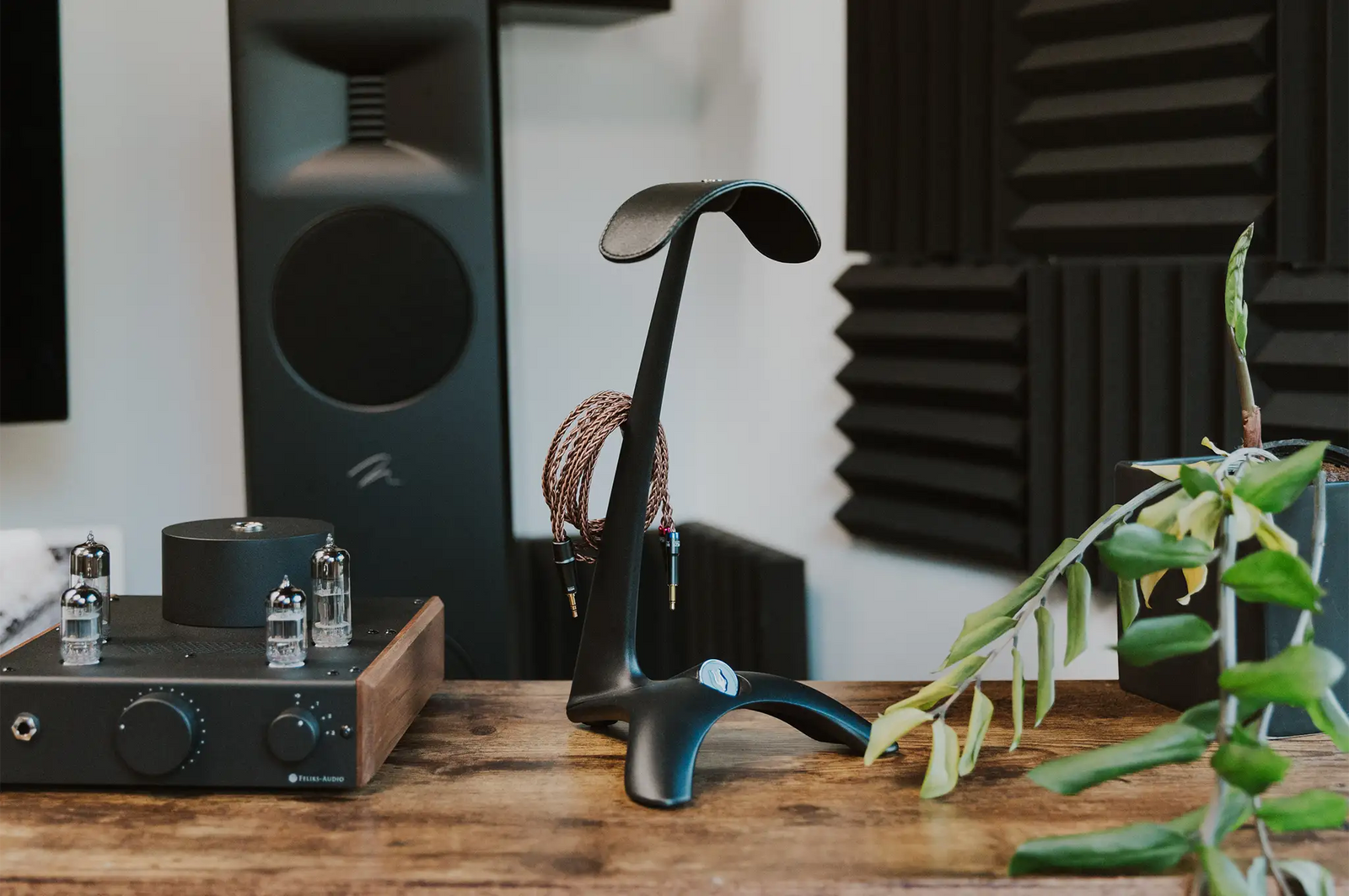 Meze Audio Manta Headphone Stand