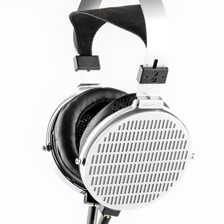 Moondrop Cosmo profile whitebox