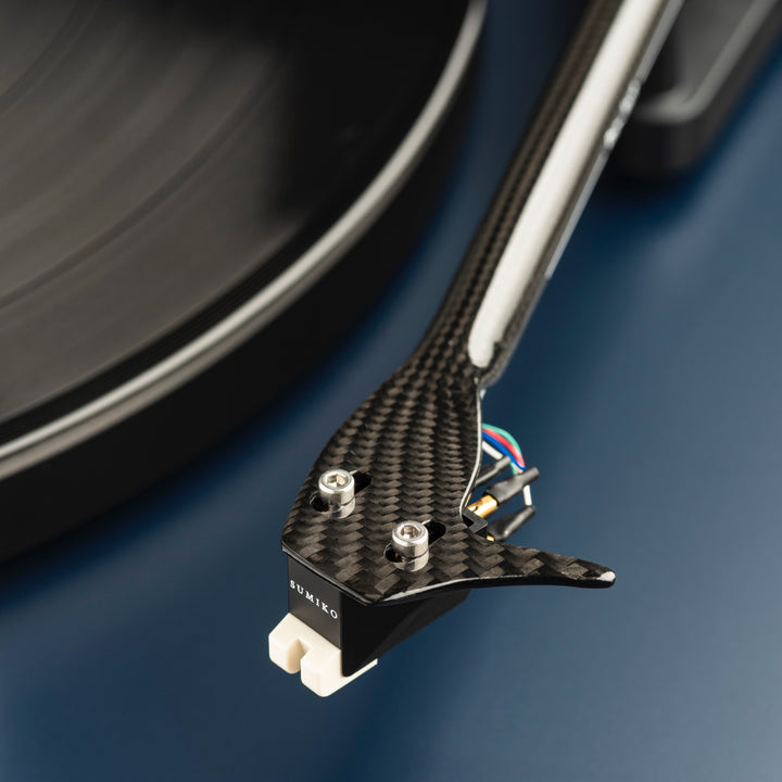 Pro-Ject Debut Carbon EVO closeup tonearm head