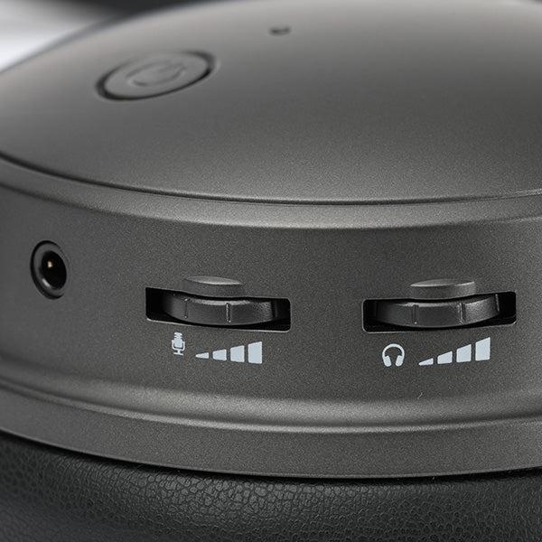 Audeze Maxwell mic and volume controls closeup