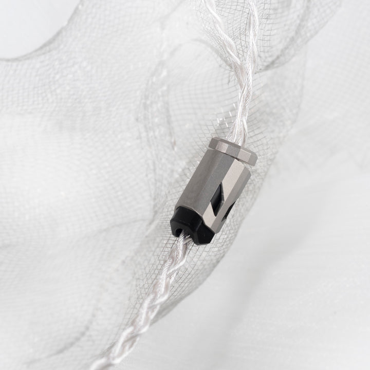 Effect Audio Cleopatra 2 y-split and cable with mesh decor