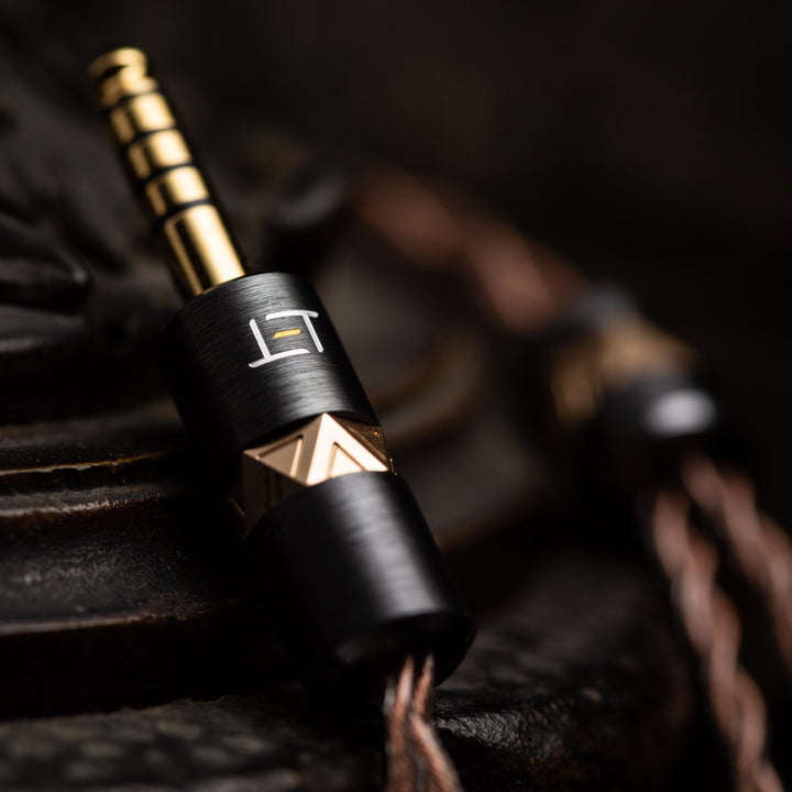 Eletech Azrael copper cable with closeup of Pentaconn connector