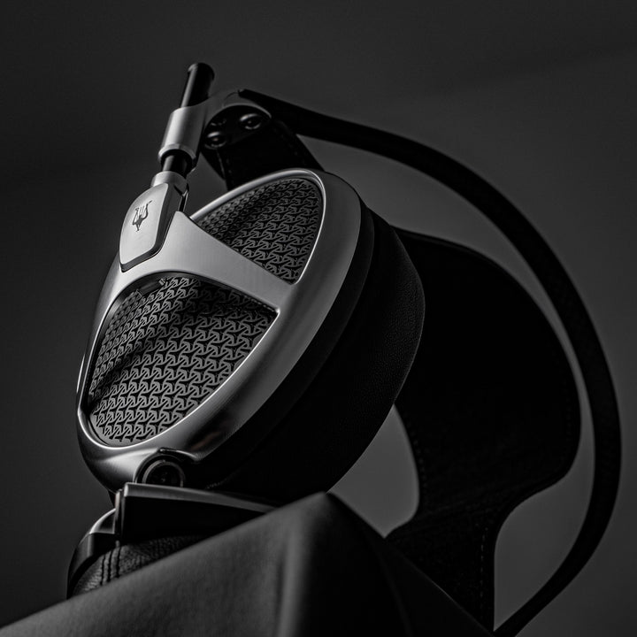 Meze Audio Elite Aluminum bottom quarter closeup