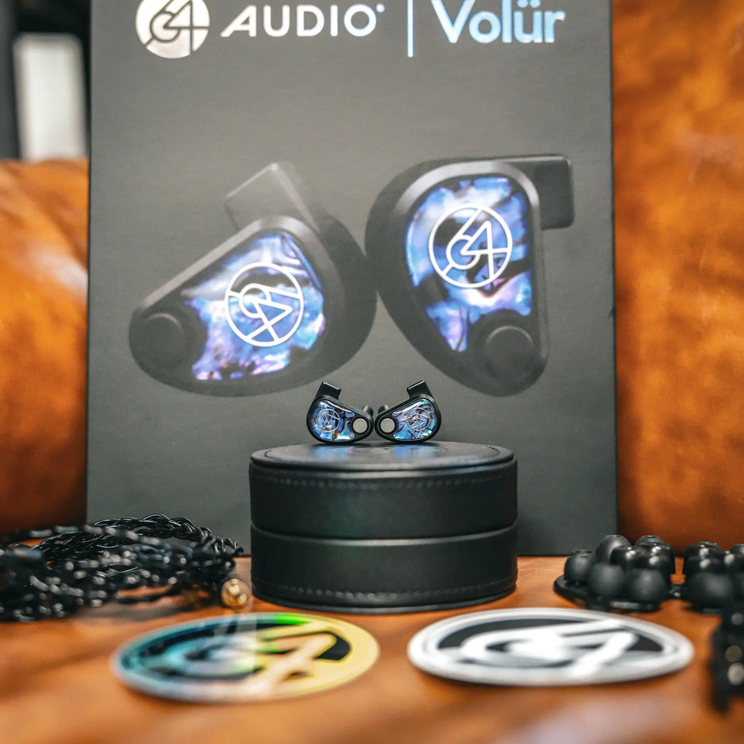 64 Audio Volür on case with retail box with all accessories