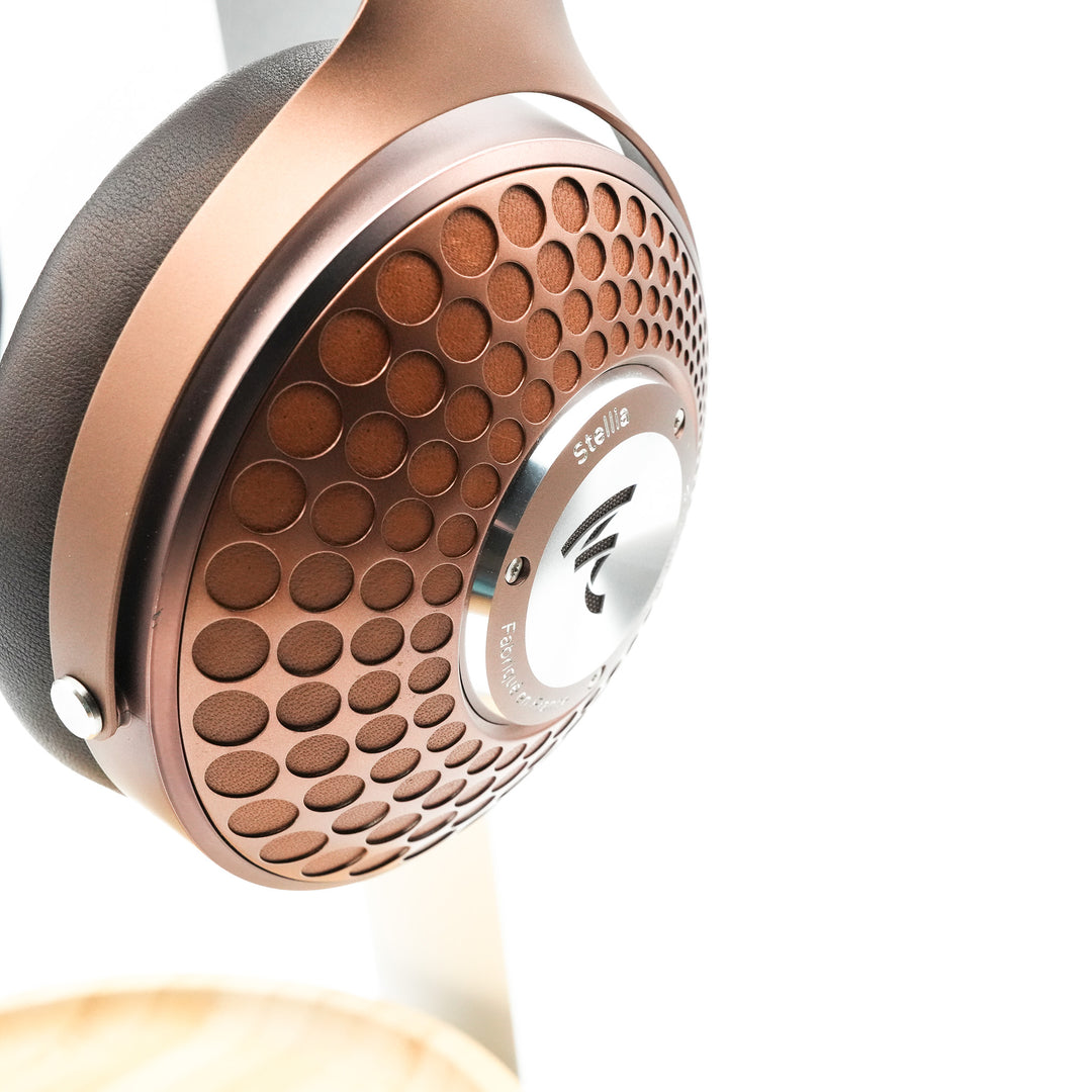 FOCAL STELLIA PREOWNED | CLOSED-BACK HEADPHONES-Bloom Audio