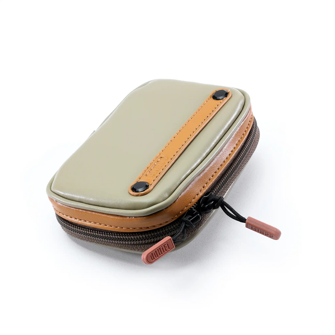 ddHiFi CZ120 retro portable earphone case lying face down top left corner angle whitebox