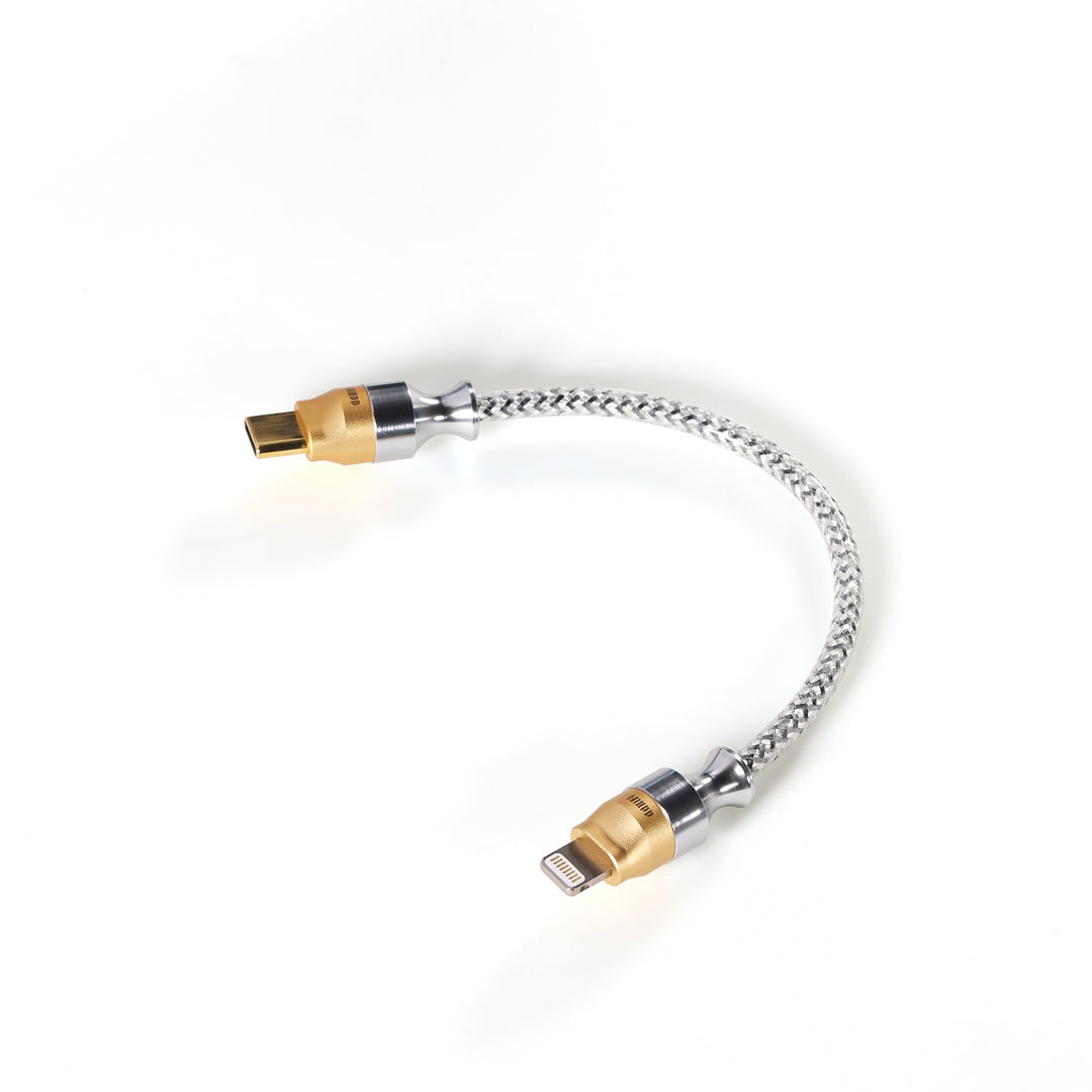 ddHiFi MFi07S 10cm OTG cable over white background highlighting connectors