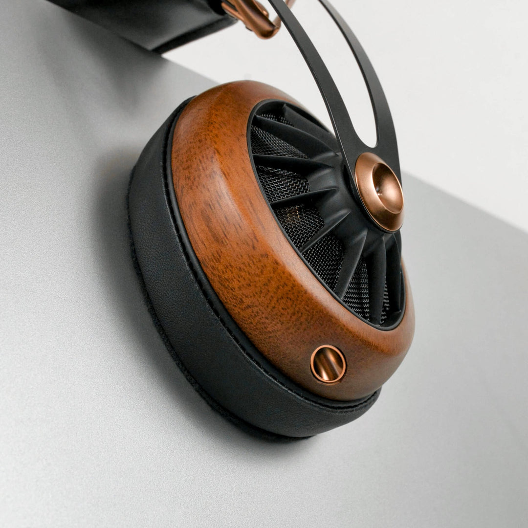 Dekoni Audio 109 Pro elite hybrid earpad installed