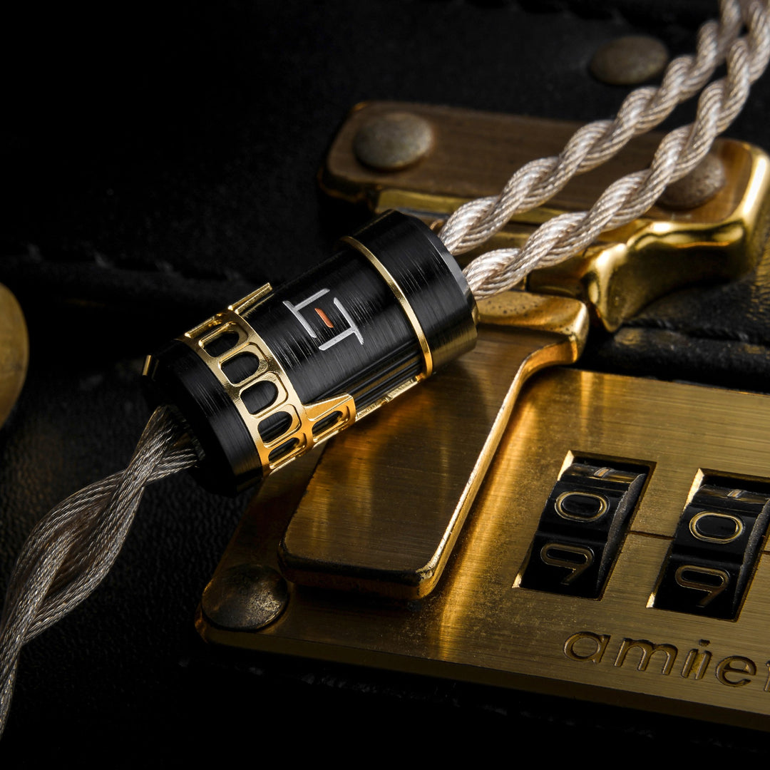 Eletech Aeneid closeup Y-split with briefcase highlighting combination lock