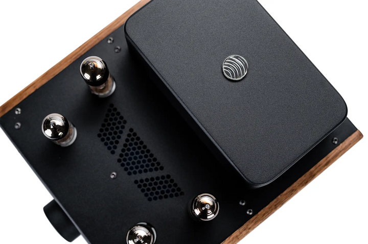 Feliks Audio Echo Vibe tube amp rotated 180 degrees Birdseye view whitebox