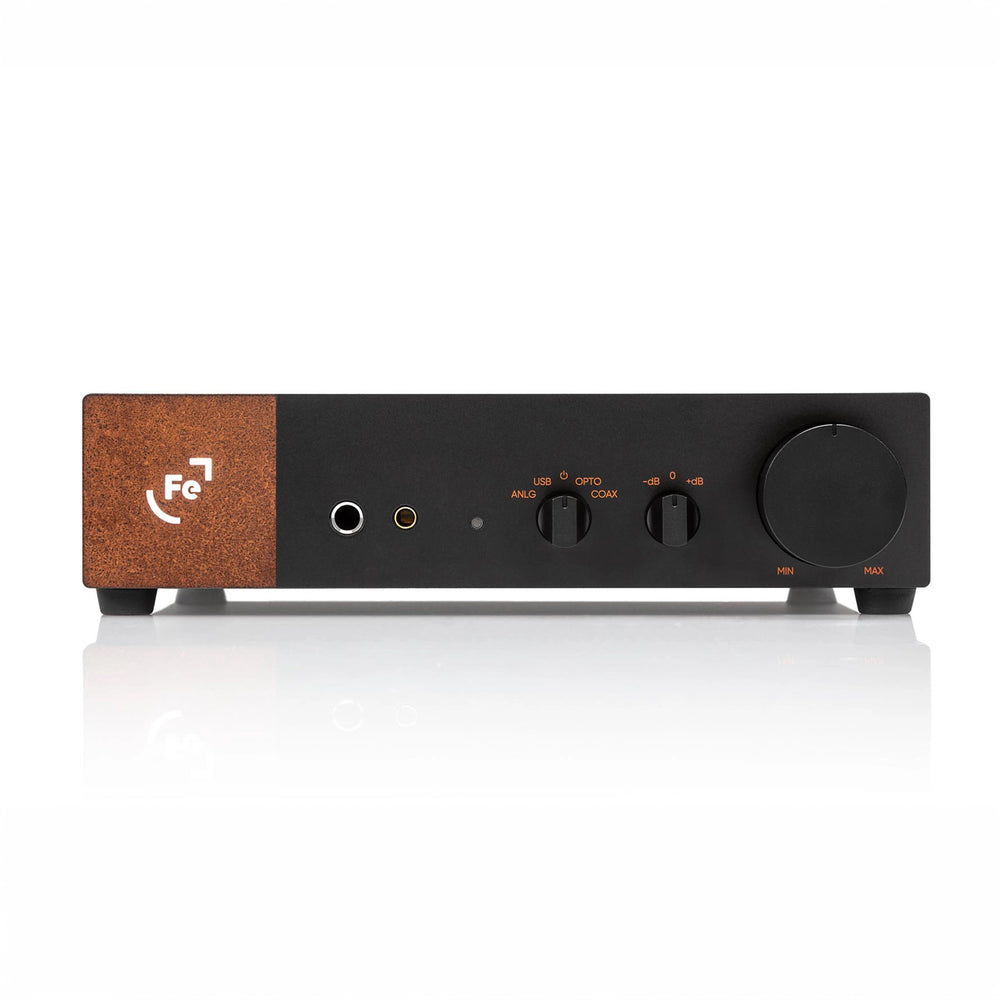 Ferrum ERCO 2 dac and amp front center whitebox