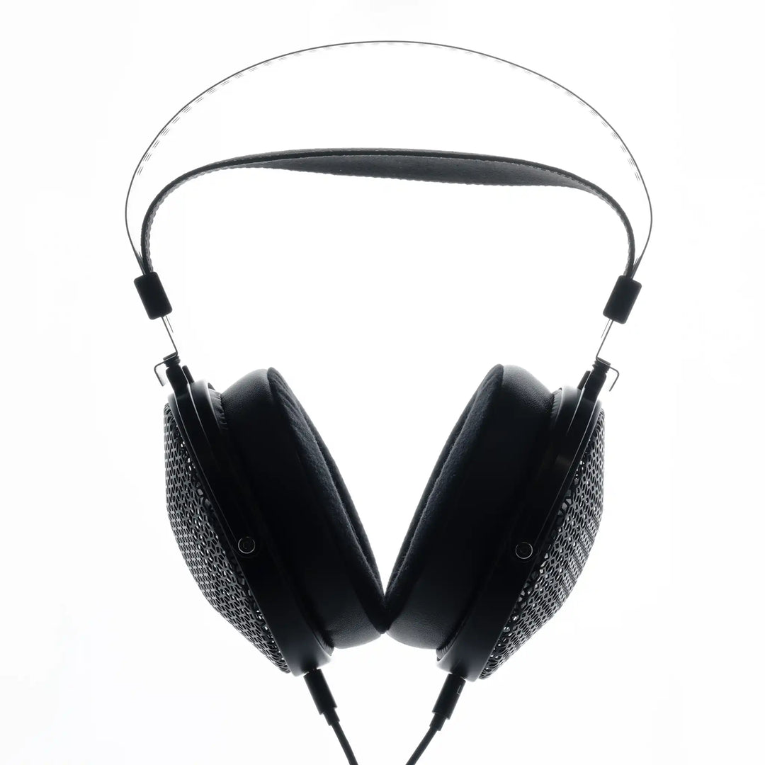 Moondrop Horizon headphones front center whitebox