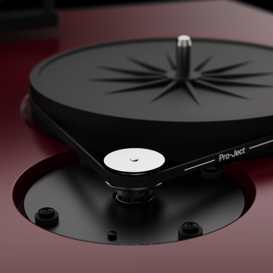 Pro-Ject Debut EVO 2 closeup motor and belt