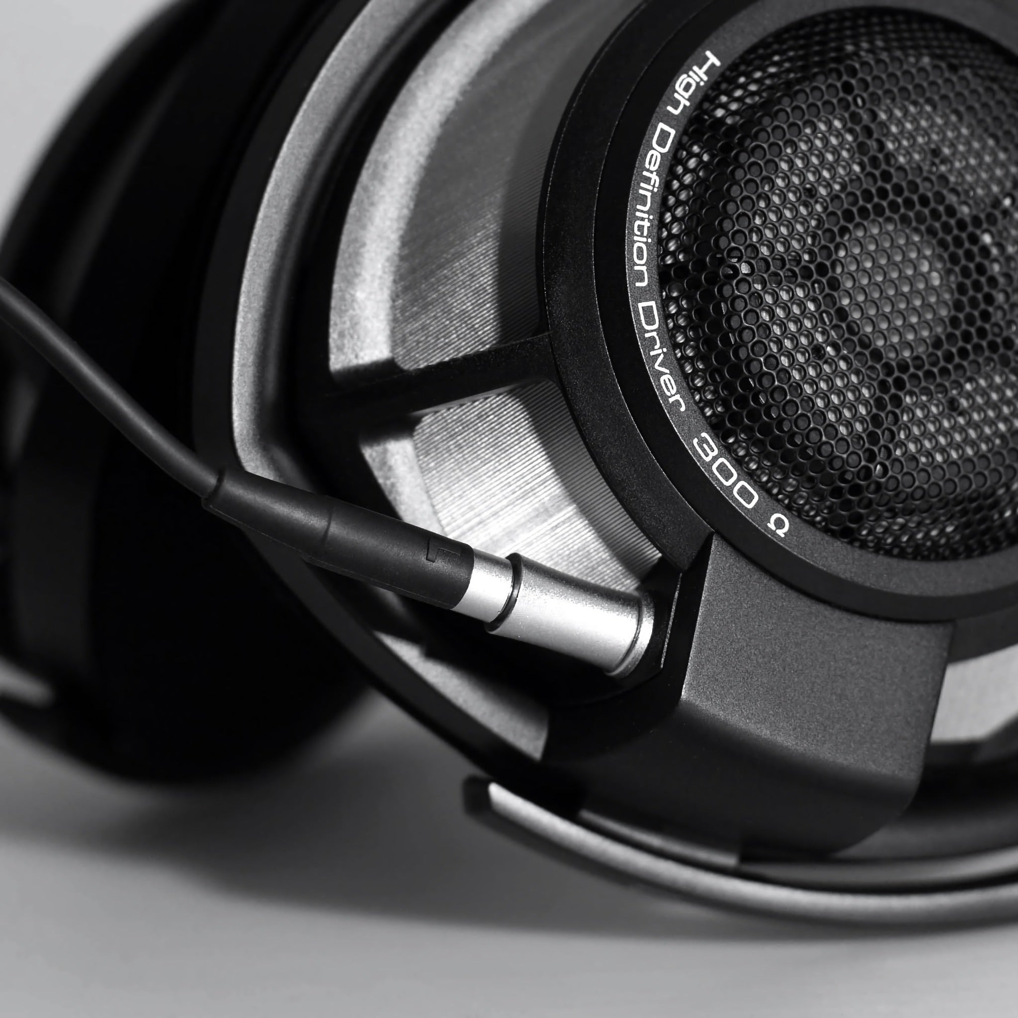 Sennheiser HD 800 S Open-Back Dynamic Headphones | Bloom Audio