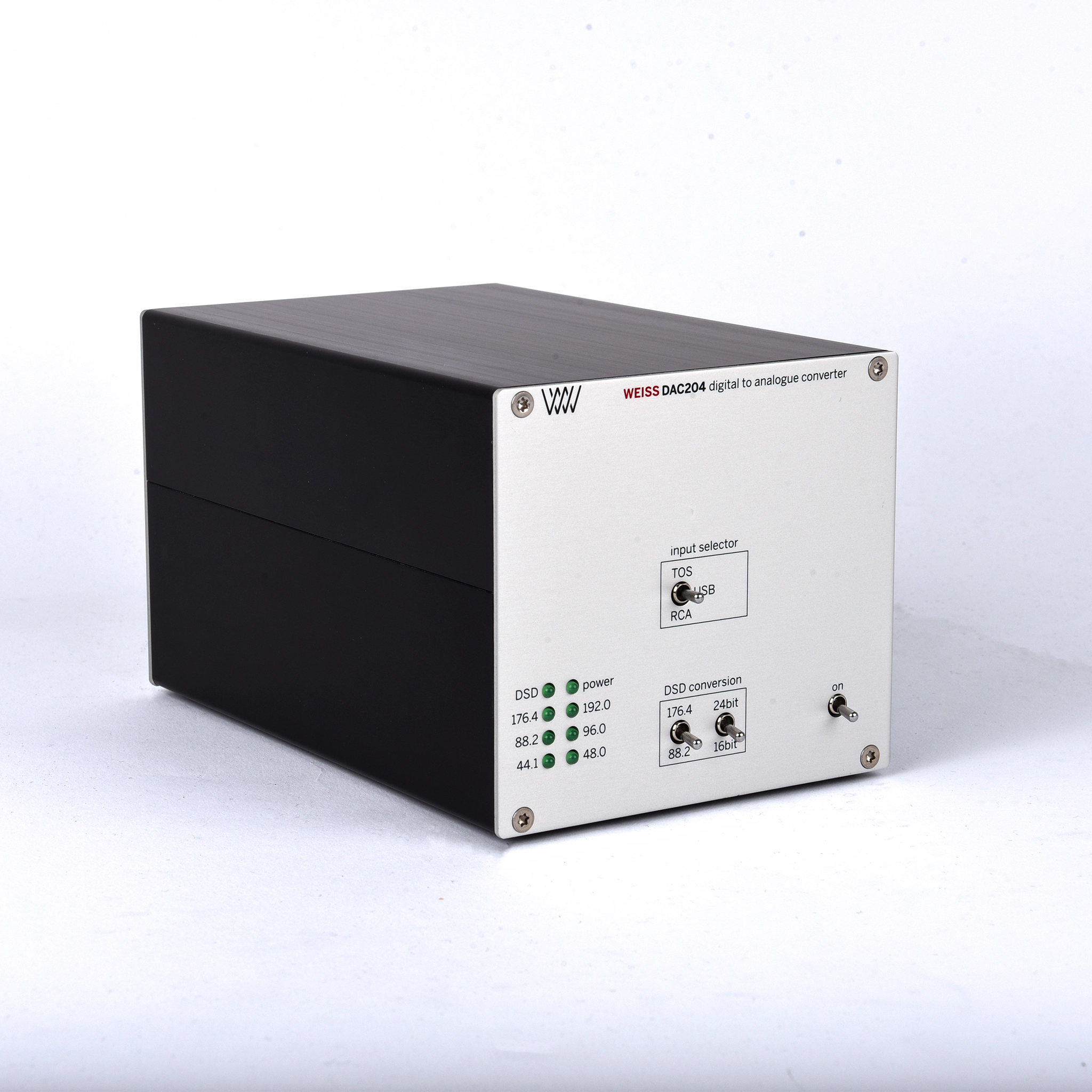 Weiss DAC204 MK2 front left 3 quarter whitebox